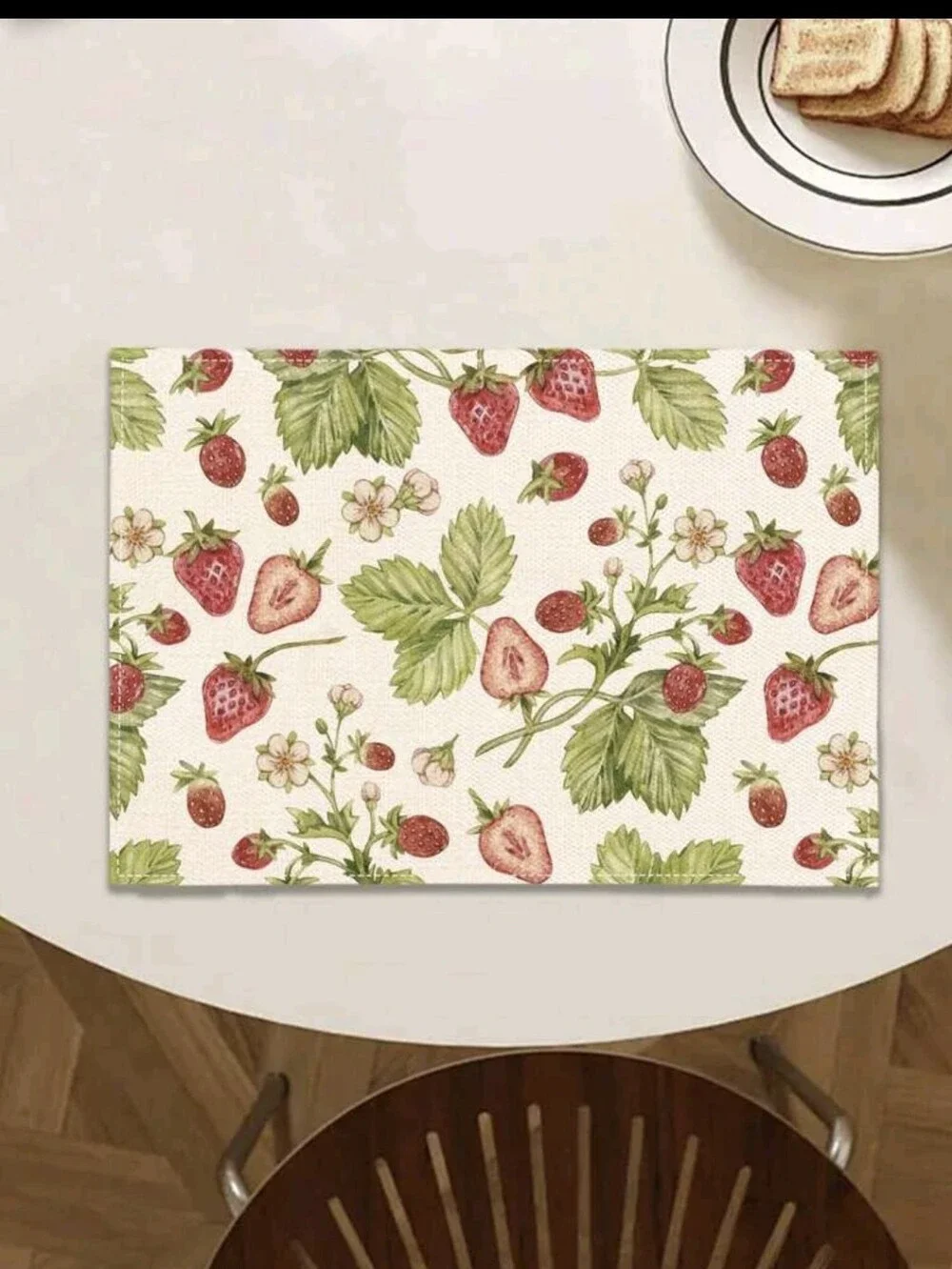 Strawberry 🍓 5 Pc Set: 4 Placemats/ 1 Table Runner NEW
